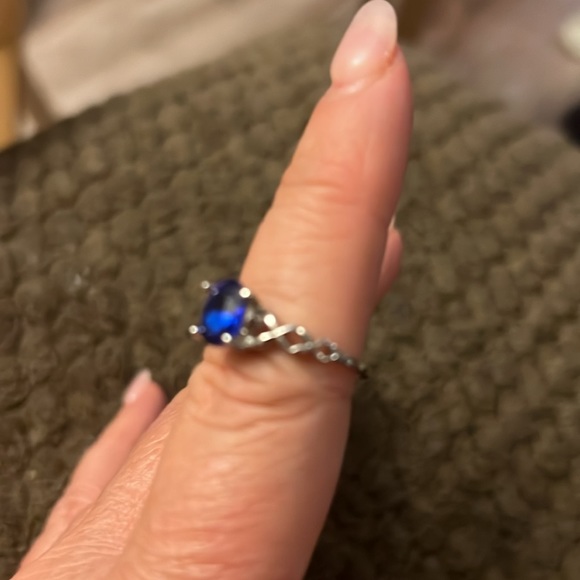 Blue oval ring size 7 - Picture 2 of 2